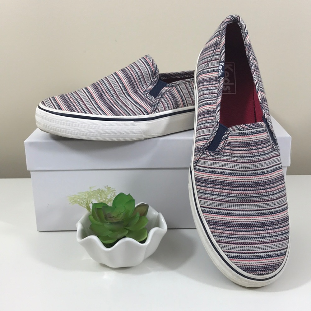 Great condition pair of Keds size 8 multicolored